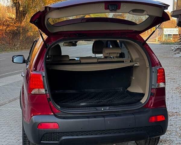 Червоний Кіа Соренто, об'ємом двигуна 2.2 л та пробігом 207 тис. км за 13300 $, фото 3 на Automoto.ua