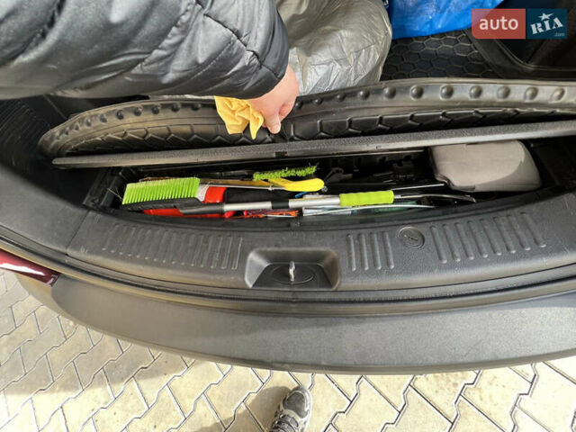 Красный Киа Соренто, объемом двигателя 2.36 л и пробегом 190 тыс. км за 11300 $, фото 14 на Automoto.ua