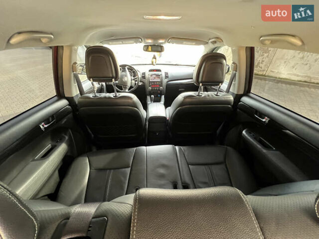 Красный Киа Соренто, объемом двигателя 2.36 л и пробегом 190 тыс. км за 11300 $, фото 25 на Automoto.ua