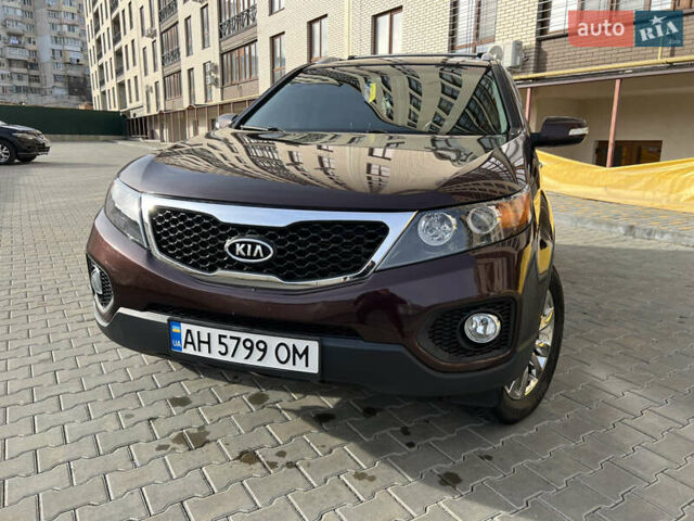 Красный Киа Соренто, объемом двигателя 2.36 л и пробегом 190 тыс. км за 11300 $, фото 3 на Automoto.ua