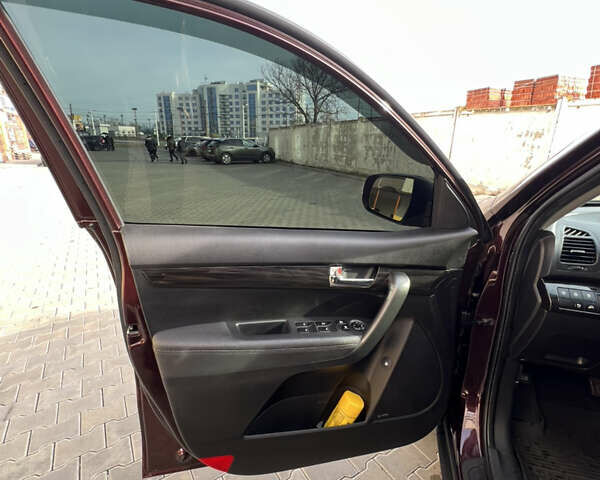 Красный Киа Соренто, объемом двигателя 2.36 л и пробегом 190 тыс. км за 11300 $, фото 43 на Automoto.ua