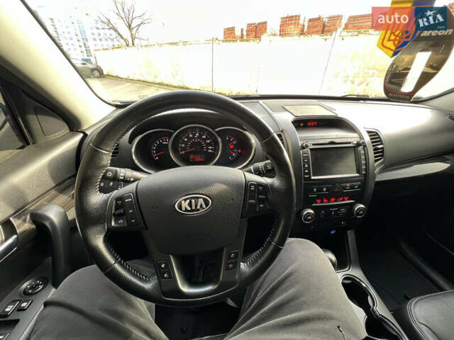 Красный Киа Соренто, объемом двигателя 2.36 л и пробегом 190 тыс. км за 11300 $, фото 60 на Automoto.ua