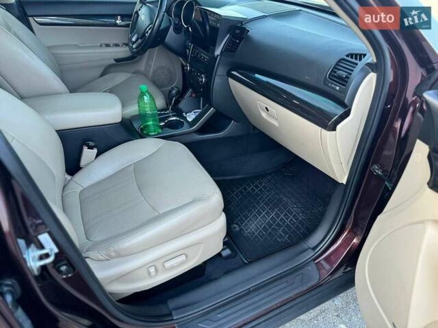 Красный Киа Соренто, объемом двигателя 2.35 л и пробегом 169 тыс. км за 14500 $, фото 4 на Automoto.ua