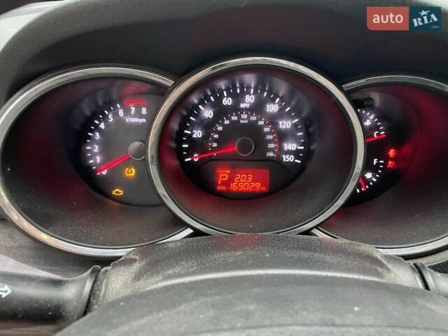 Красный Киа Соренто, объемом двигателя 2.36 л и пробегом 270 тыс. км за 11000 $, фото 10 на Automoto.ua