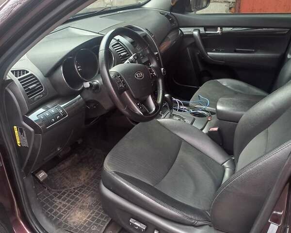 Красный Киа Соренто, объемом двигателя 2.4 л и пробегом 179 тыс. км за 12600 $, фото 13 на Automoto.ua