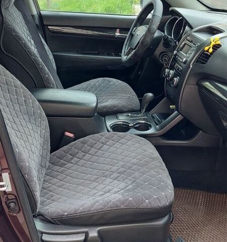 Червоний Кіа Соренто, об'ємом двигуна 2.4 л та пробігом 205 тис. км за 11000 $, фото 5 на Automoto.ua