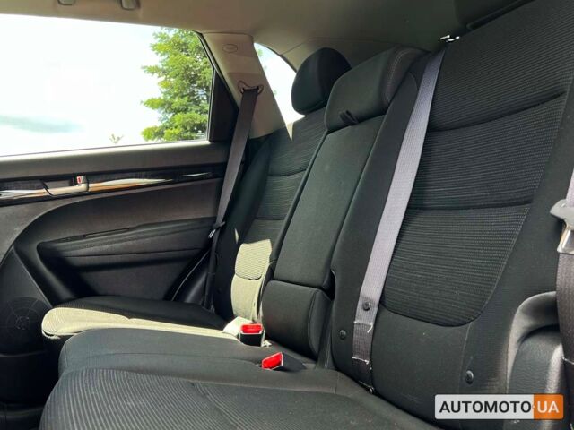 Красный Киа Соренто, объемом двигателя 2.4 л и пробегом 176 тыс. км за 11999 $, фото 11 на Automoto.ua