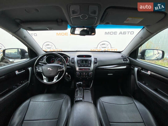 Красный Киа Соренто, объемом двигателя 2.2 л и пробегом 229 тыс. км за 15950 $, фото 10 на Automoto.ua