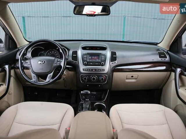 Красный Киа Соренто, объемом двигателя 2.36 л и пробегом 203 тыс. км за 13000 $, фото 13 на Automoto.ua