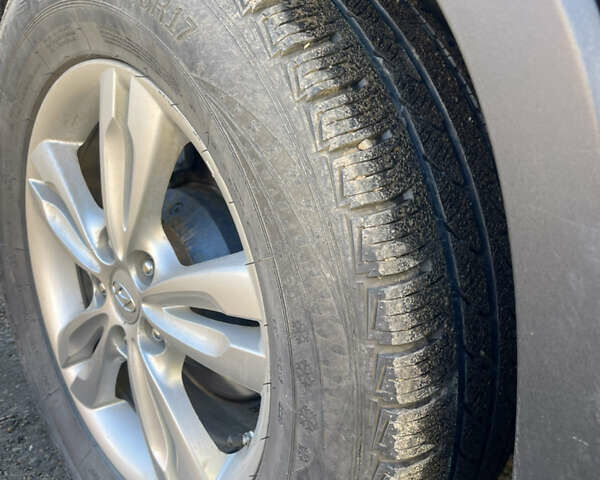 Красный Киа Соренто, объемом двигателя 2.35 л и пробегом 134 тыс. км за 11500 $, фото 12 на Automoto.ua