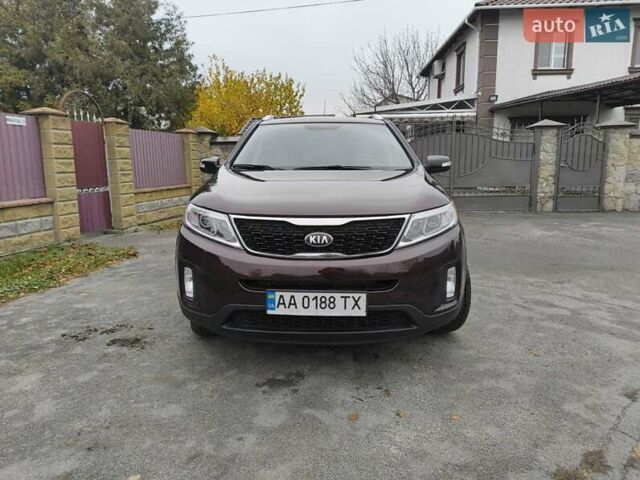 Красный Киа Соренто, объемом двигателя 2.36 л и пробегом 200 тыс. км за 12500 $, фото 1 на Automoto.ua