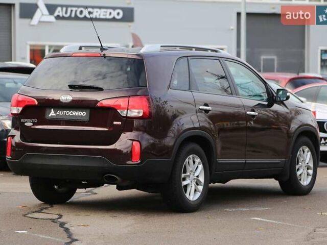 Красный Киа Соренто, объемом двигателя 2.36 л и пробегом 203 тыс. км за 13000 $, фото 6 на Automoto.ua