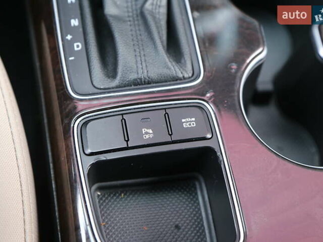 Красный Киа Соренто, объемом двигателя 2.36 л и пробегом 203 тыс. км за 13000 $, фото 22 на Automoto.ua