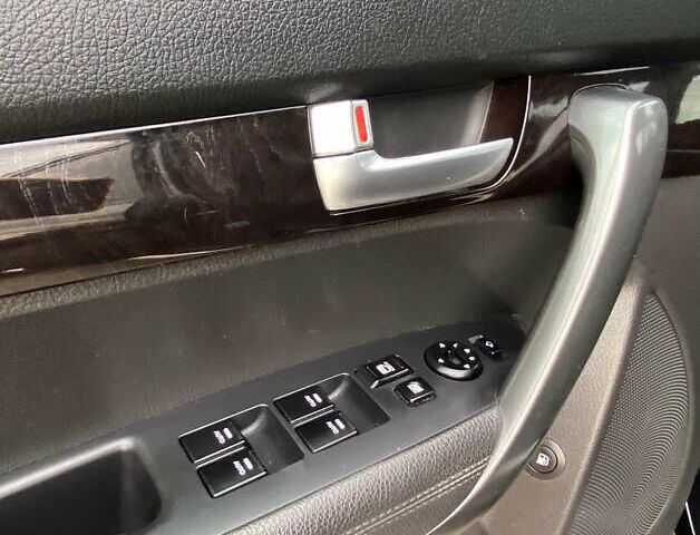 Червоний Кіа Соренто, об'ємом двигуна 2.2 л та пробігом 229 тис. км за 15900 $, фото 17 на Automoto.ua