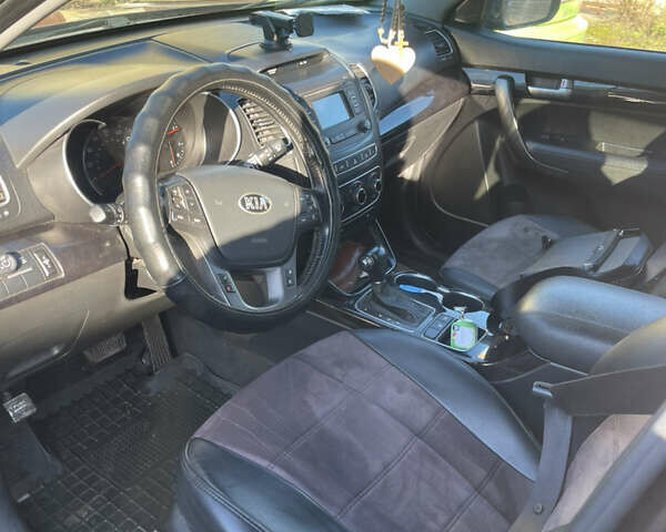 Красный Киа Соренто, объемом двигателя 2.35 л и пробегом 134 тыс. км за 11500 $, фото 4 на Automoto.ua