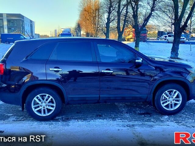 Красный Киа Соренто, объемом двигателя 2.4 л и пробегом 132 тыс. км за 11900 $, фото 3 на Automoto.ua