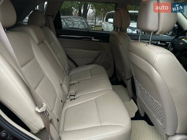 Червоний Кіа Соренто, об'ємом двигуна 2.4 л та пробігом 198 тис. км за 12500 $, фото 21 на Automoto.ua