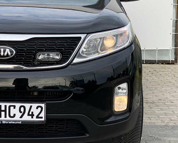 Красный Киа Соренто, объемом двигателя 2.2 л и пробегом 229 тыс. км за 15950 $, фото 3 на Automoto.ua