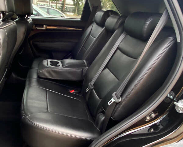 Красный Киа Соренто, объемом двигателя 2.2 л и пробегом 229 тыс. км за 15950 $, фото 27 на Automoto.ua