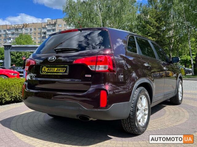 Красный Киа Соренто, объемом двигателя 2.4 л и пробегом 176 тыс. км за 11999 $, фото 6 на Automoto.ua