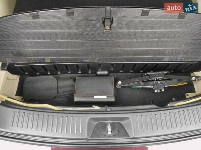 Красный Киа Соренто, объемом двигателя 2.36 л и пробегом 200 тыс. км за 12500 $, фото 12 на Automoto.ua