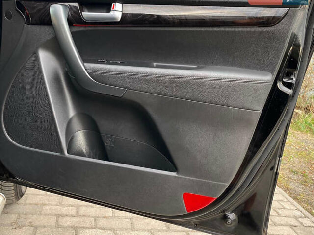 Красный Киа Соренто, объемом двигателя 2.2 л и пробегом 229 тыс. км за 15950 $, фото 25 на Automoto.ua