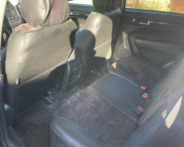 Красный Киа Соренто, объемом двигателя 2.35 л и пробегом 134 тыс. км за 11500 $, фото 5 на Automoto.ua