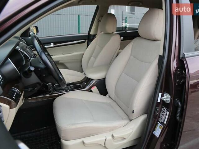 Красный Киа Соренто, объемом двигателя 2.36 л и пробегом 203 тыс. км за 13000 $, фото 8 на Automoto.ua