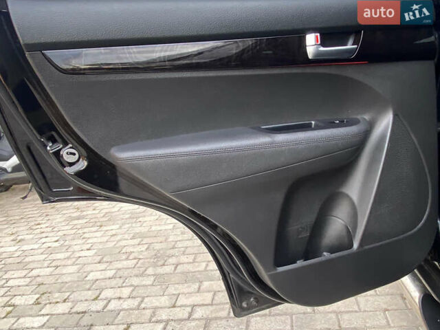 Красный Киа Соренто, объемом двигателя 2.2 л и пробегом 229 тыс. км за 15950 $, фото 26 на Automoto.ua