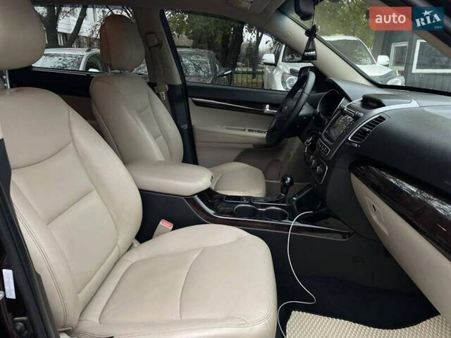 Червоний Кіа Соренто, об'ємом двигуна 2.4 л та пробігом 198 тис. км за 12500 $, фото 19 на Automoto.ua