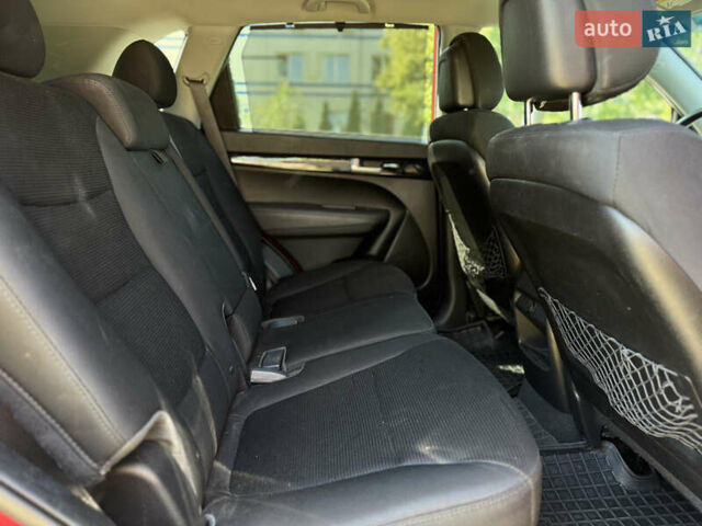 Красный Киа Соренто, объемом двигателя 2.4 л и пробегом 117 тыс. км за 10990 $, фото 9 на Automoto.ua