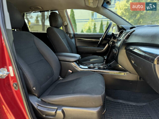 Красный Киа Соренто, объемом двигателя 2.4 л и пробегом 117 тыс. км за 10990 $, фото 8 на Automoto.ua