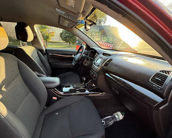 Червоний Кіа Соренто, об'ємом двигуна 2.4 л та пробігом 170 тис. км за 11900 $, фото 6 на Automoto.ua