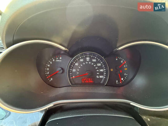 Червоний Кіа Соренто, об'ємом двигуна 2.4 л та пробігом 170 тис. км за 11900 $, фото 5 на Automoto.ua