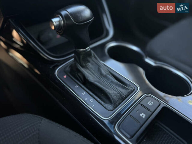 Киа Соренто 2014 в Киеве на Automoto.ua Красный Киа Соренто, объемом двигателя 2.4 л и пробегом 117 тыс. км за 10990 $, фото 21 на Automoto.ua