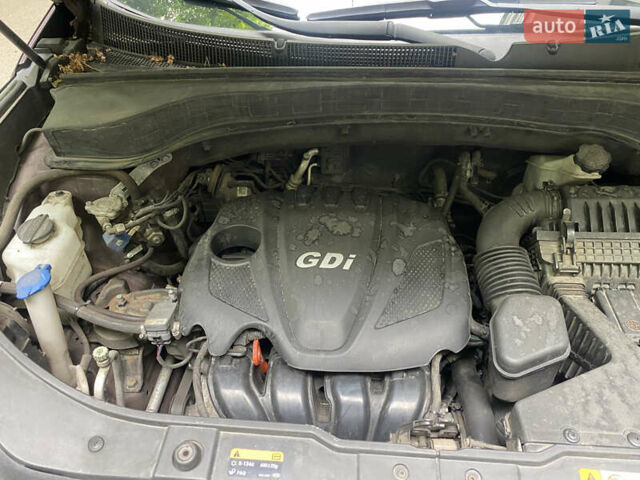 Червоний Кіа Соренто, об'ємом двигуна 2.35 л та пробігом 185 тис. км за 12100 $, фото 17 на Automoto.ua