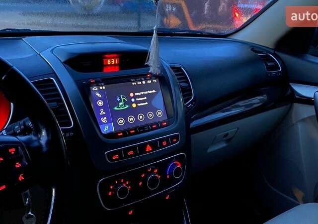 Красный Киа Соренто, объемом двигателя 2.4 л и пробегом 118 тыс. км за 12800 $, фото 13 на Automoto.ua