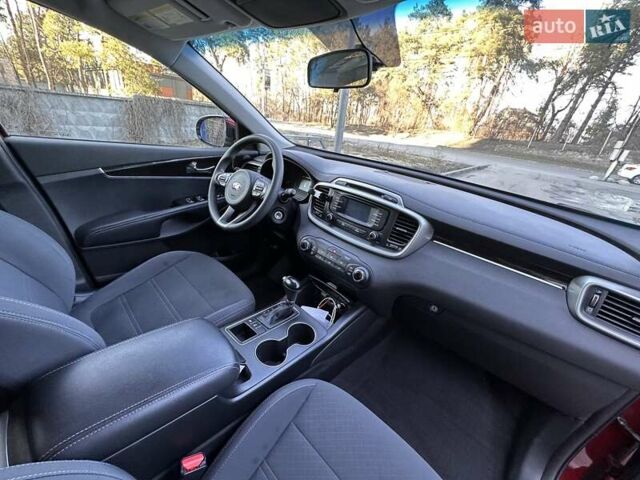 Красный Киа Соренто, объемом двигателя 2.4 л и пробегом 130 тыс. км за 13700 $, фото 11 на Automoto.ua