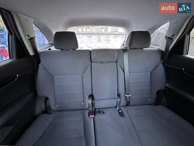 Красный Киа Соренто, объемом двигателя 2.4 л и пробегом 130 тыс. км за 13700 $, фото 12 на Automoto.ua