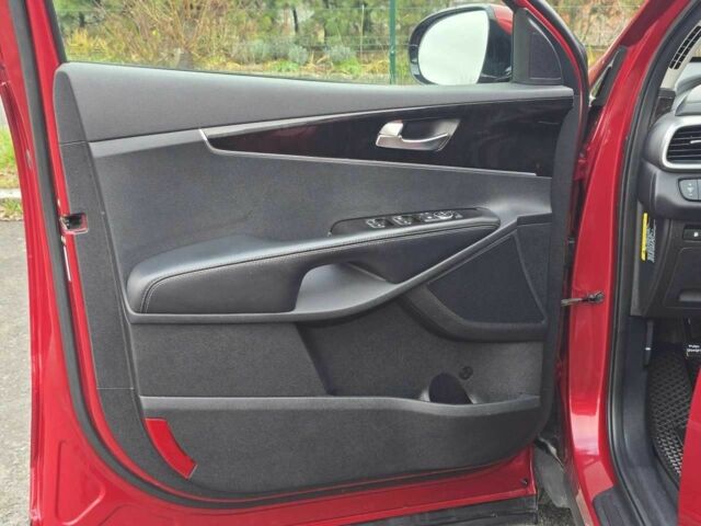 Красный Киа Соренто, объемом двигателя 2.4 л и пробегом 160 тыс. км за 12499 $, фото 5 на Automoto.ua