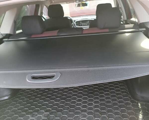 Красный Киа Соренто, объемом двигателя 2.36 л и пробегом 100 тыс. км за 14700 $, фото 3 на Automoto.ua