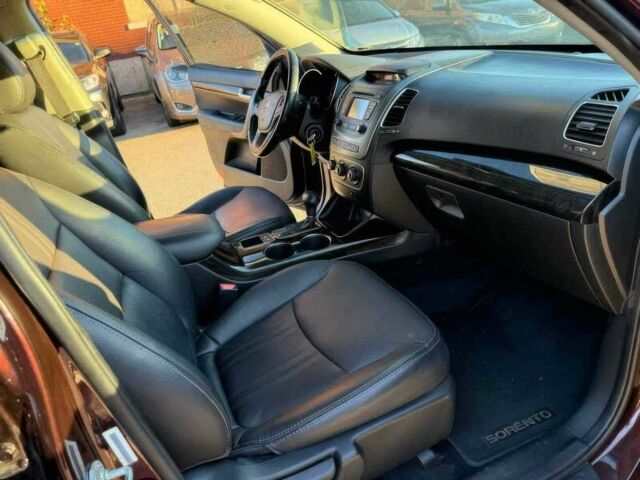 Красный Киа Соренто, объемом двигателя 2.4 л и пробегом 77 тыс. км за 3150 $, фото 7 на Automoto.ua