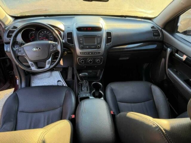 Красный Киа Соренто, объемом двигателя 2.4 л и пробегом 77 тыс. км за 3150 $, фото 6 на Automoto.ua