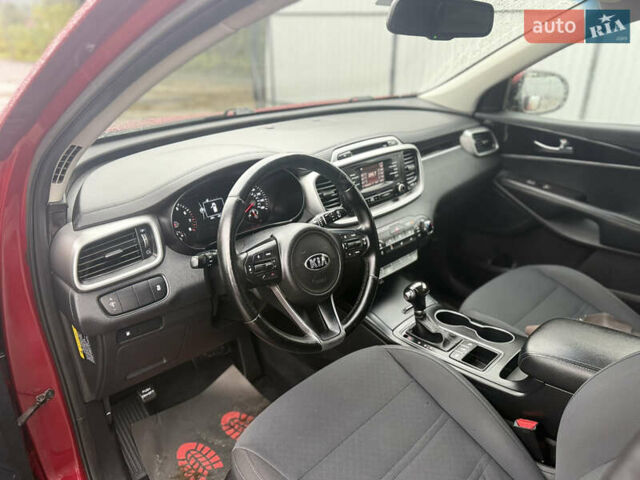 Красный Киа Соренто, объемом двигателя 2.4 л и пробегом 202 тыс. км за 13499 $, фото 16 на Automoto.ua
