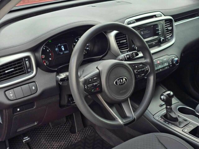 Красный Киа Соренто, объемом двигателя 2.4 л и пробегом 160 тыс. км за 12499 $, фото 7 на Automoto.ua