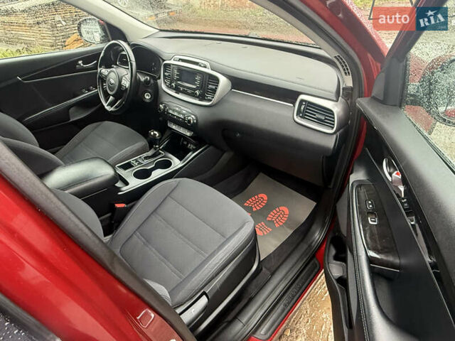Красный Киа Соренто, объемом двигателя 2.4 л и пробегом 202 тыс. км за 13499 $, фото 14 на Automoto.ua