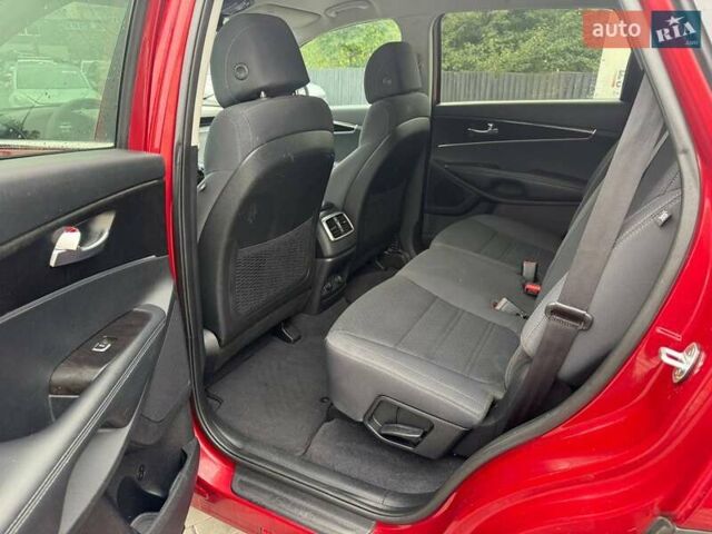 Красный Киа Соренто, объемом двигателя 2.4 л и пробегом 109 тыс. км за 10900 $, фото 8 на Automoto.ua