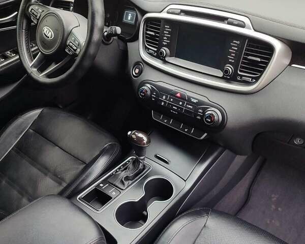 Красный Киа Соренто, объемом двигателя 2.4 л и пробегом 119 тыс. км за 15500 $, фото 4 на Automoto.ua