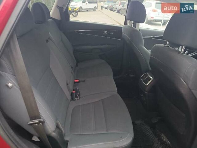 Красный Киа Соренто, объемом двигателя 2.36 л и пробегом 130 тыс. км за 17500 $, фото 4 на Automoto.ua