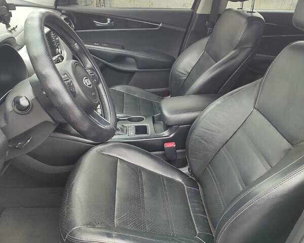 Красный Киа Соренто, объемом двигателя 2.4 л и пробегом 119 тыс. км за 15500 $, фото 2 на Automoto.ua